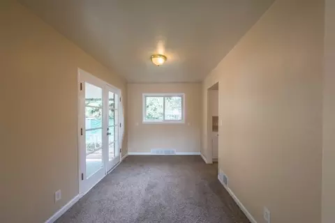 727 E 43rd Ave, Spokane, WA 99203 photo 9