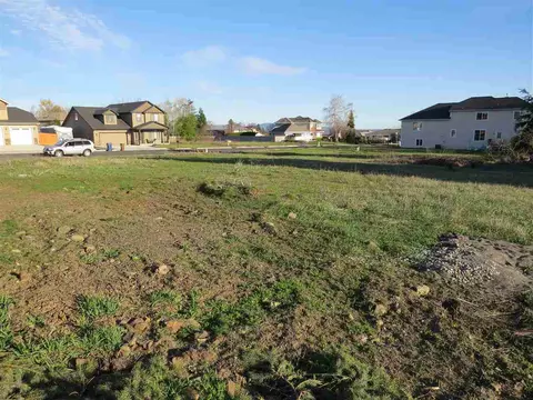 7513 N E St, Spokane, WA 99208 photo 5