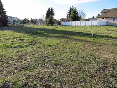 7513 N E St, Spokane, WA 99208 photo 4