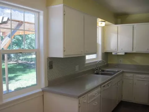 1019 E 36th Ave, Spokane, WA 99203 photo 8
