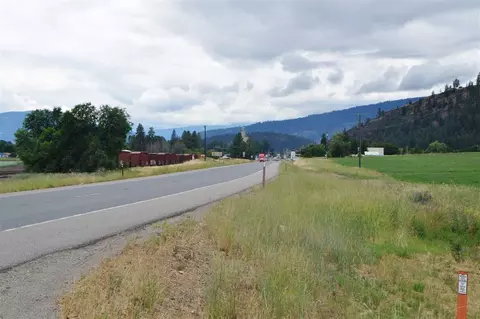 925 E 3rd Ave, Kettle Falls, WA 99141 photo 3