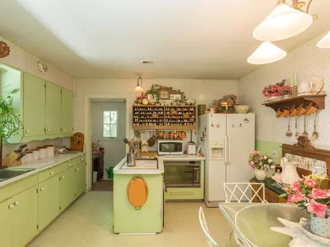 816 E Overbluff Rd, Spokane, WA 99203 photo 8
