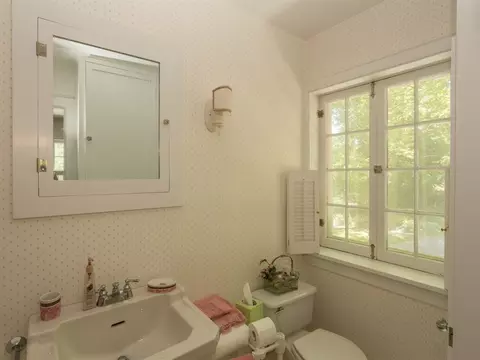 816 E Overbluff Rd, Spokane, WA 99203 photo 16