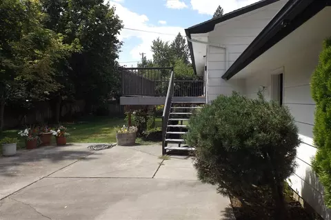 2114 E 44th Ave, Spokane, WA 99203 photo 2