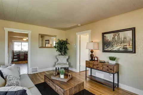1011 E Longfellow Ave, Spokane, WA 99207 photo 5