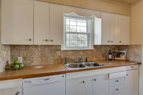 1011 E Longfellow Ave, Spokane, WA 99207 photo 7