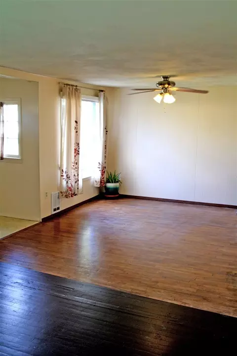 2128 E Columbia, Spokane, WA 99208 photo 3