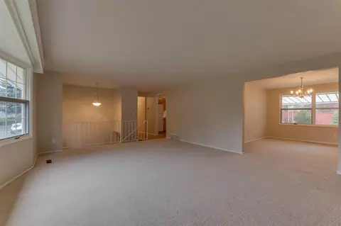 1605 E 35th Ave, Spokane, WA 99203 photo 2
