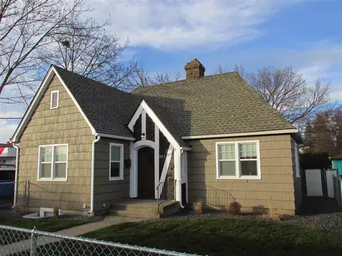 1017 E Wellesley Ave, Spokane, WA 99207 photo 1