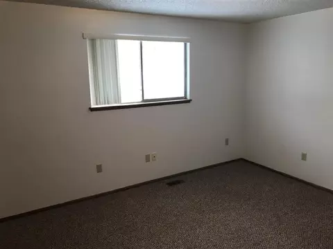 626 E Queen Ave, Spokane, WA 99207 photo 9