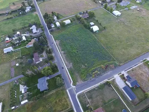 2102 W Johansen Rd, Spokane, WA 99208 photo 2