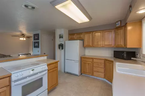 8607 N Northview Rd, Spokane, WA 99208 photo 3