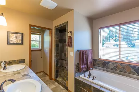 8511 E Broad Ln, Spokane, WA 99212 photo 9