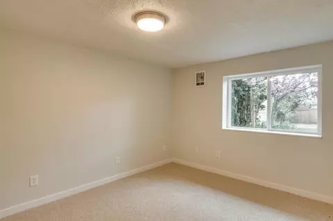 4215 E 11th Ave, Spokane, WA 99202 photo 15