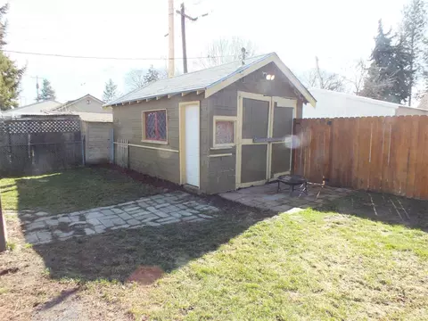 518 E Olympic Ave, Spokane, WA 99207 photo 18