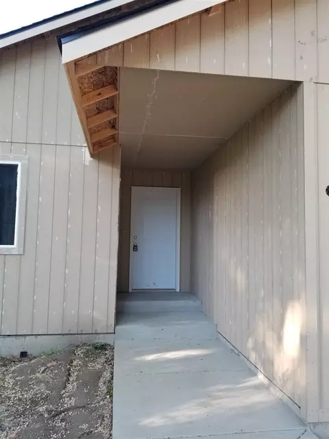 1128 E Bismark Ave, Spokane, WA 99208 photo 3