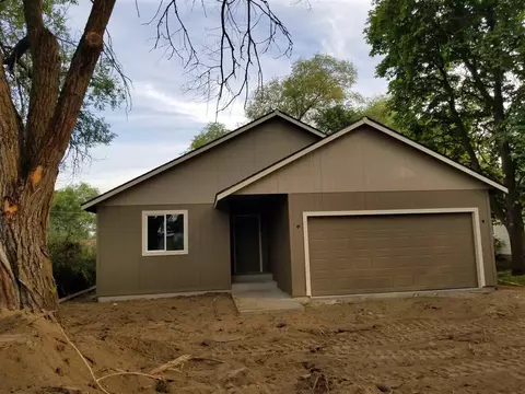 1128 E Bismark Ave, Spokane, WA 99208 photo 1