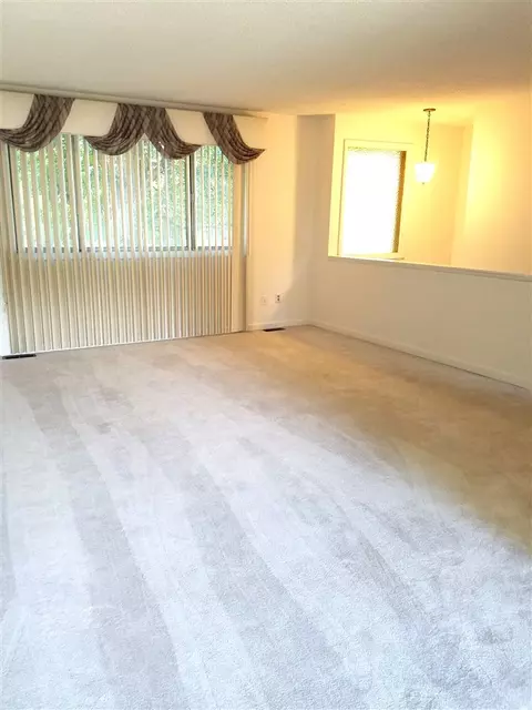 968 E 11th Ave, Spokane, WA 99202 photo 2