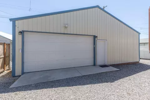 908 E Gordon Ave, Spokane, WA 99207 photo 2