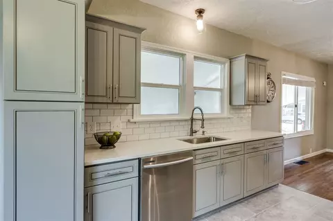 517 E 8th Ave, Spokane, WA 99212 photo 9