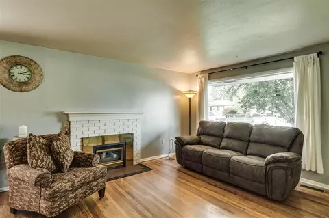 1726 E Dalke Ave, Spokane, WA 99207 photo 4