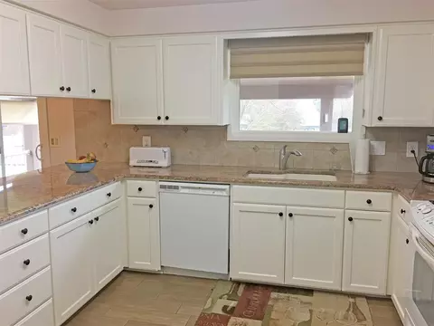 813 E Greenleaf Dr, Spokane, WA 99208 photo 5