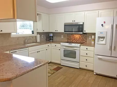 813 E Greenleaf Dr, Spokane, WA 99208 photo 4