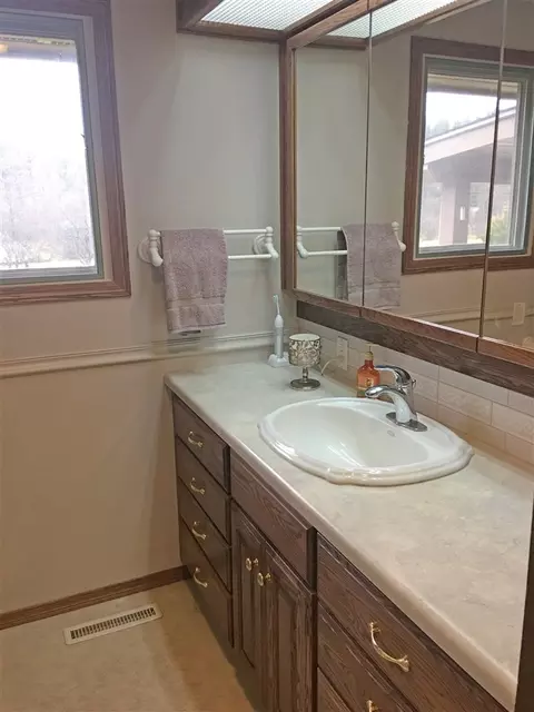 813 E Greenleaf Dr, Spokane, WA 99208 photo 9