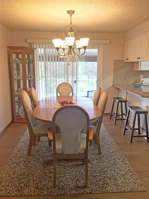 813 E Greenleaf Dr, Spokane, WA 99208 photo 6