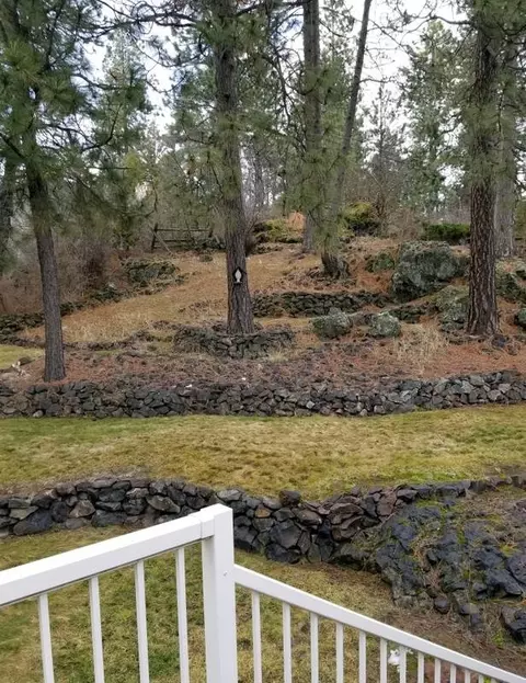 1923 E 24th Ave, Spokane, WA 99203 photo 2
