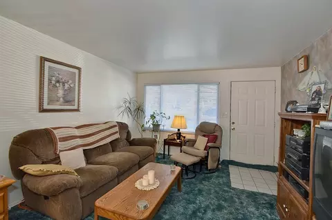 902 Euclid Ave, Spokane, WA 99207 photo 2