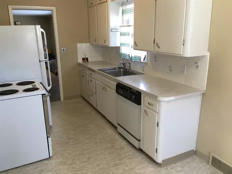812 E 35th Ave, Spokane, WA 99203 photo 3