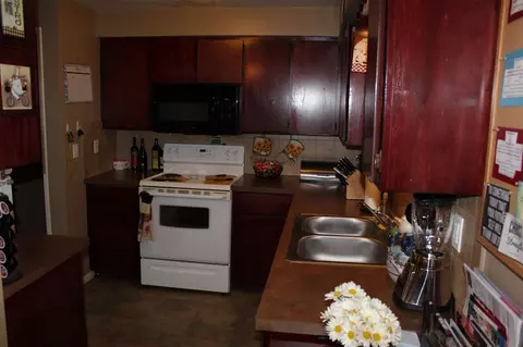 810 E Cascade Pl, Spokane, WA 99208 photo 4