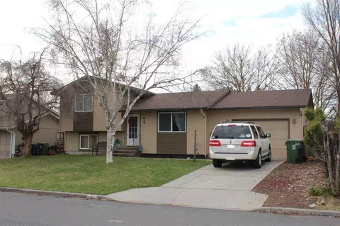 810 E Cascade Pl, Spokane, WA 99208 photo 1