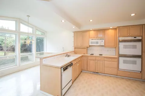 1304 E Overbluff Rd, Spokane, WA 99203 photo 7