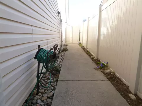 1609 E Devoe Ln, Spokane, WA 99217 photo 17