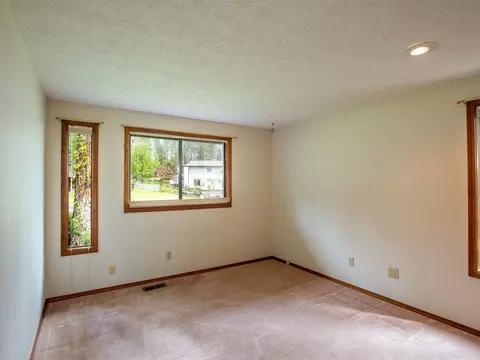 1104 E Glencrest Dr, Spokane, WA 99208 photo 12
