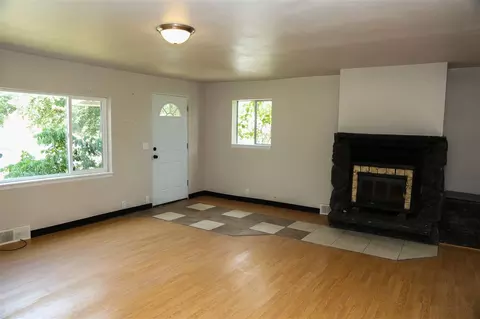 2028 E Bismark Ave, Spokane, WA 99208 photo 2