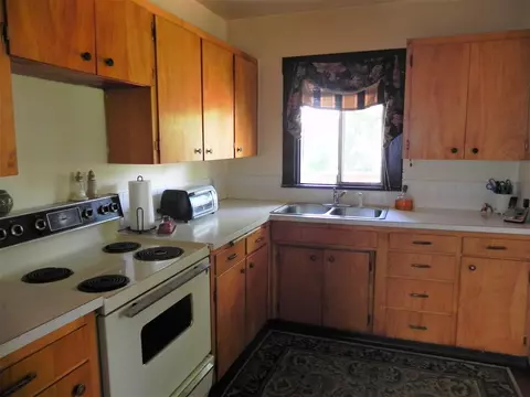 948 E 38th Ave, Spokane, WA 99203 photo 6