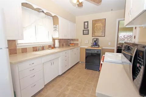 1108 E Hoffman Ave, Spokane, WA 99207 photo 3