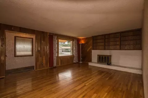 11821 E 15th Ave, Spokane Valley, WA 99206 photo 3