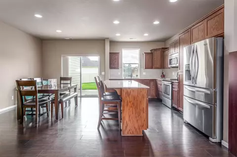 204 E Travis Ct, Spokane, WA 99208 photo 7