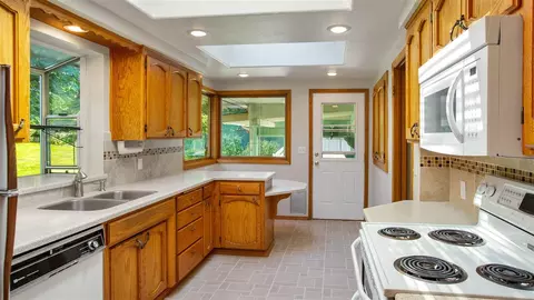 12104 E 9th Ave, Spokane Valley, WA 99206 photo 5