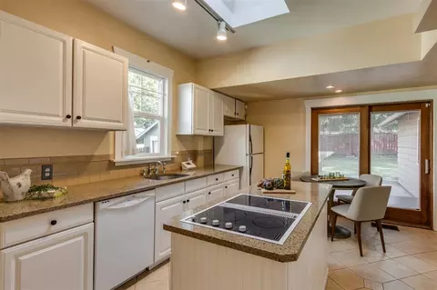2924 E 16th Ave, Spokane, WA 99223 photo 6
