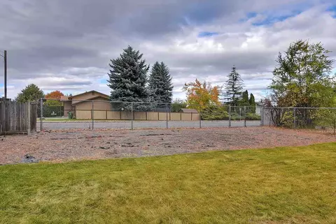 811 E Brady Ct, Spokane, WA 99208 photo 17