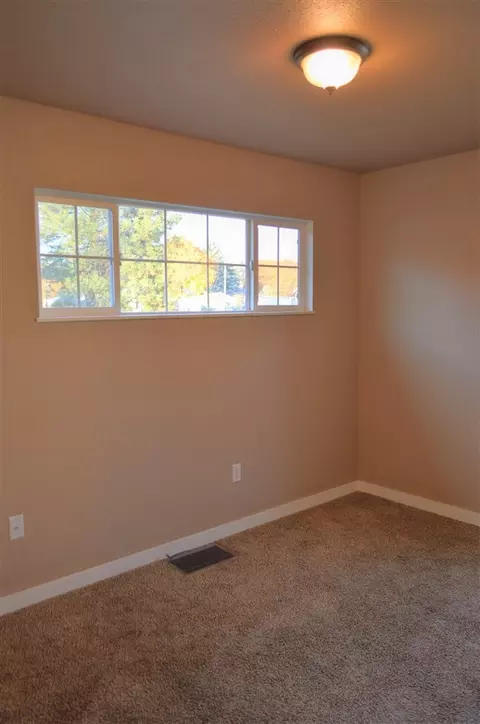 924 E Joseph Ave, Spokane, WA 99208 photo 10