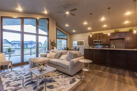 201 E Sapphire Ln, Spokane, WA 99208 photo 6