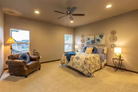201 E Sapphire Ln, Spokane, WA 99208 photo 12