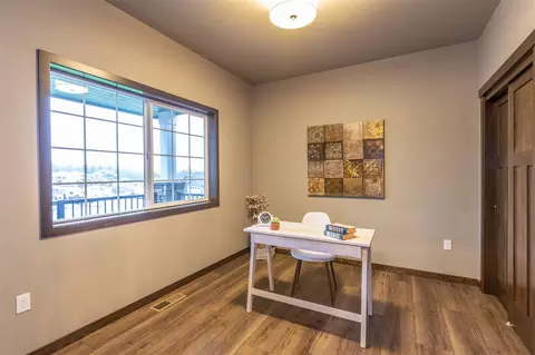 201 E Sapphire Ln, Spokane, WA 99208 photo 4