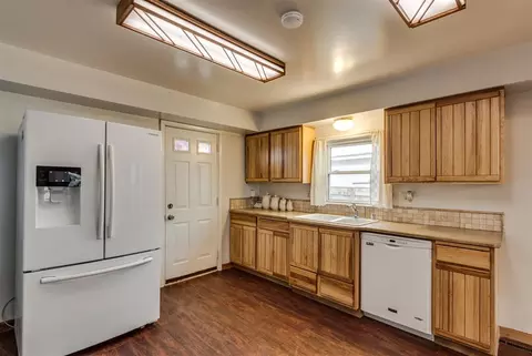 2221 Everett Ave, Spokane, WA 99207 photo 2
